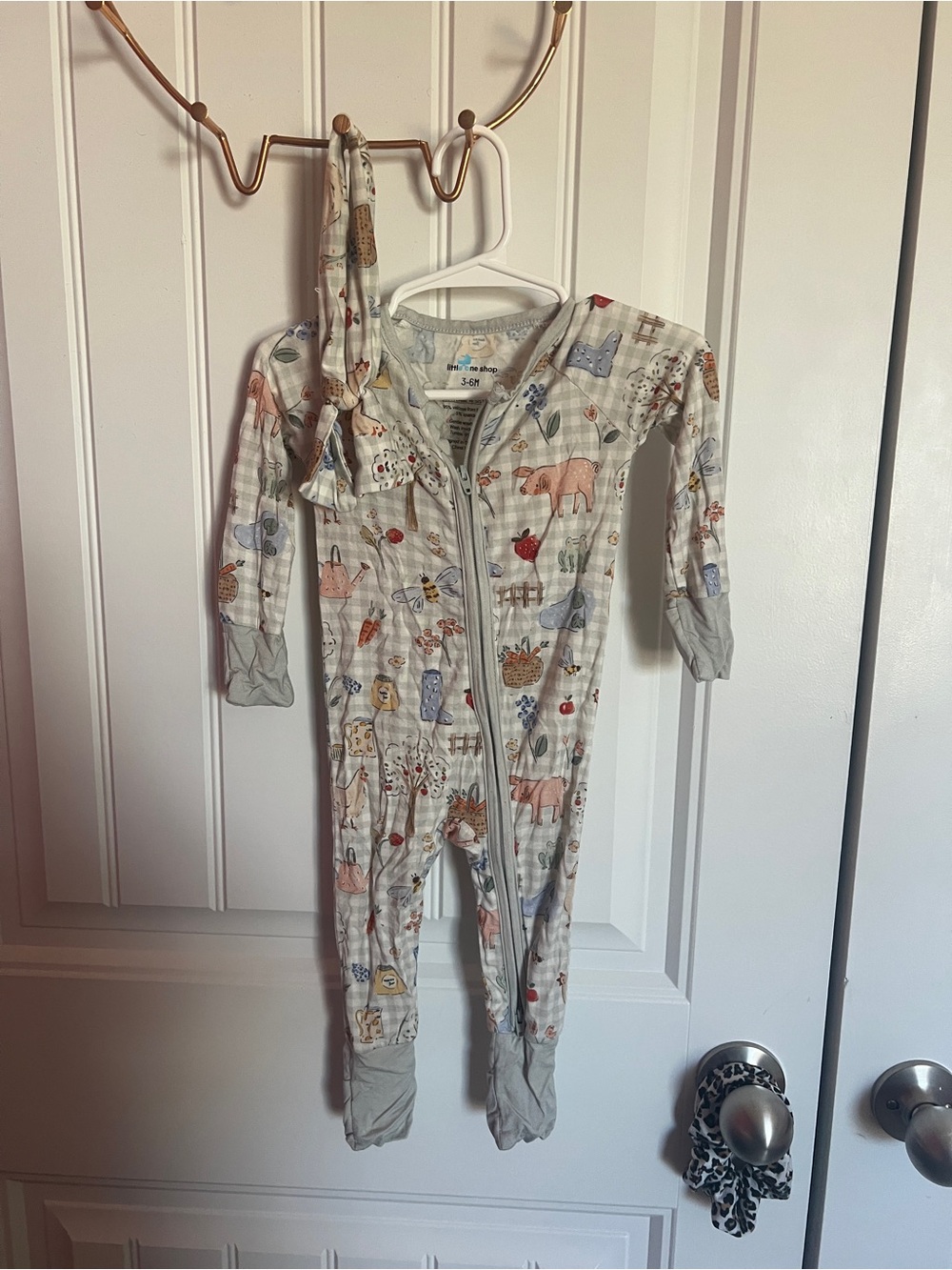Little One Shop farm sleeper with bow